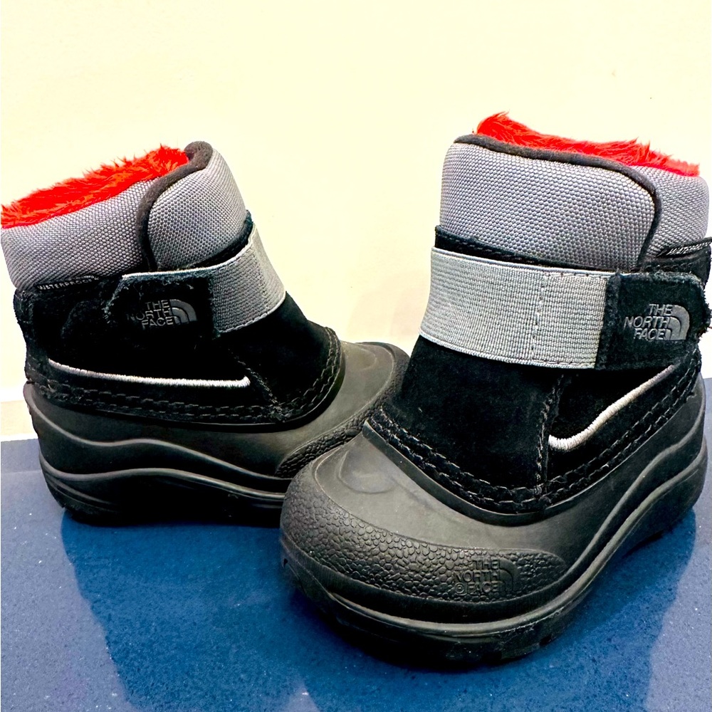 Toddler North Face Winter Snow Boots - Worn Once - size 5